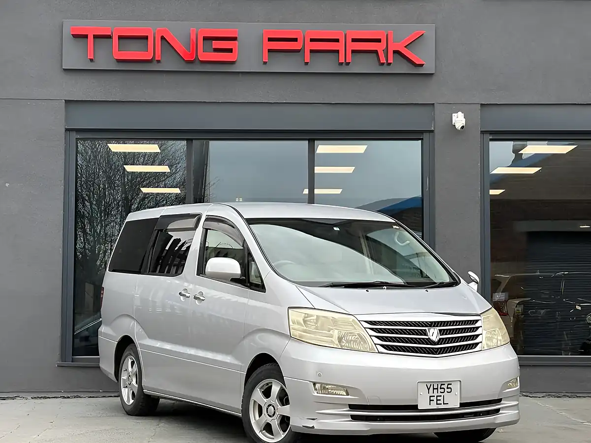 Used 2005 Toyota Alphard G 7 Seats Easy Access SEAT Silver - Front View