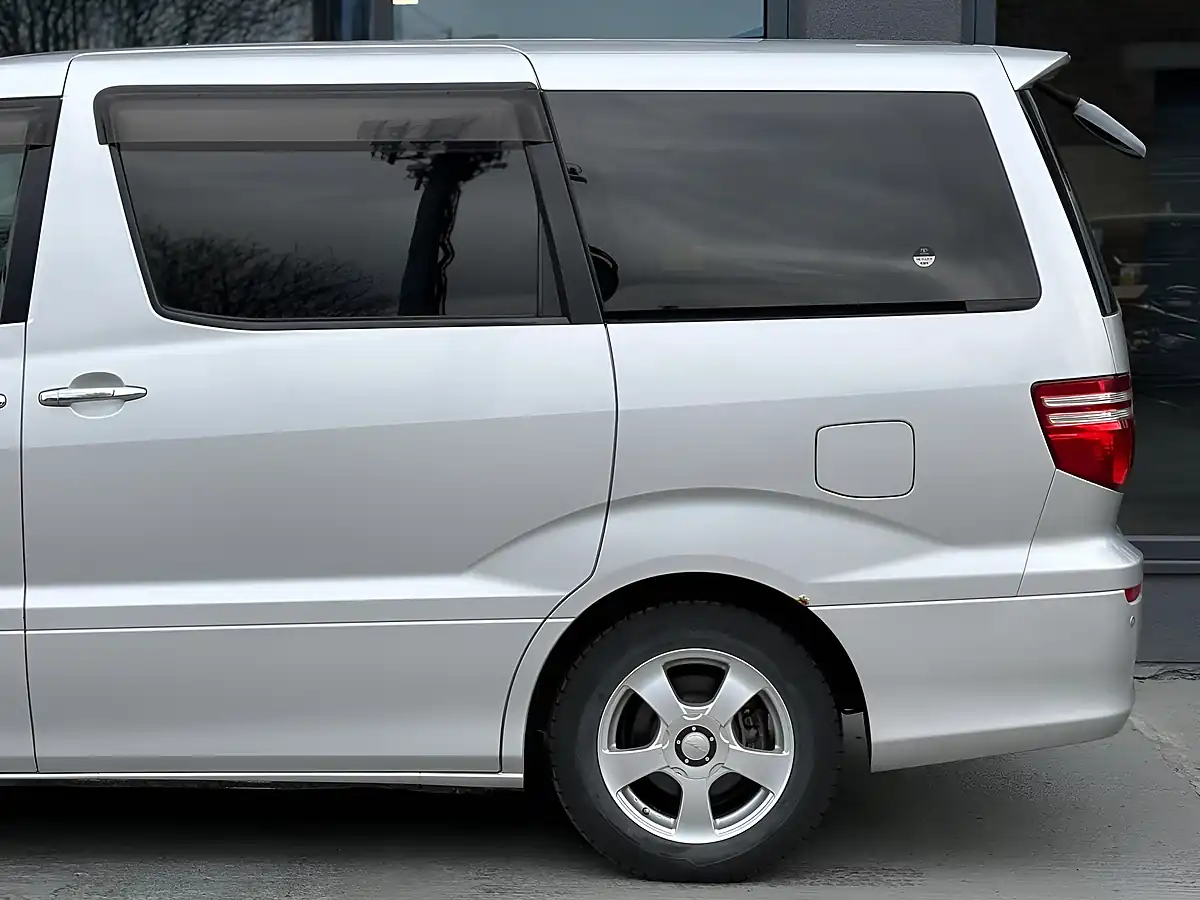 Used 2005 Toyota Alphard G 7 Seats Easy Access SEAT Silver - Interior and Exterior details 9