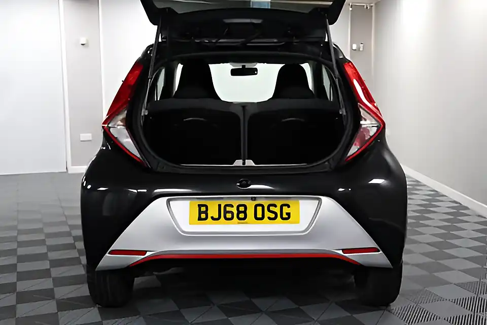 Used 2005 Toyota Aygo X-Press Black - Interior and Exterior details 10