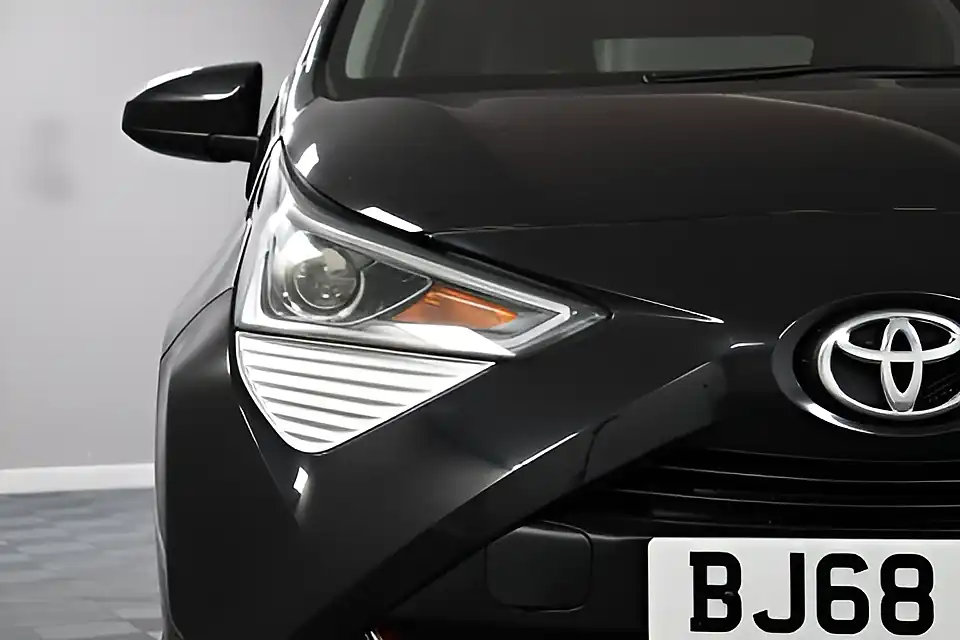 Used 2005 Toyota Aygo X-Press Black - Interior and Exterior details 14