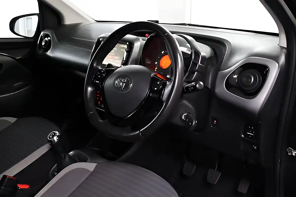 Used 2005 Toyota Aygo X-Press Black - Interior and Exterior details 4