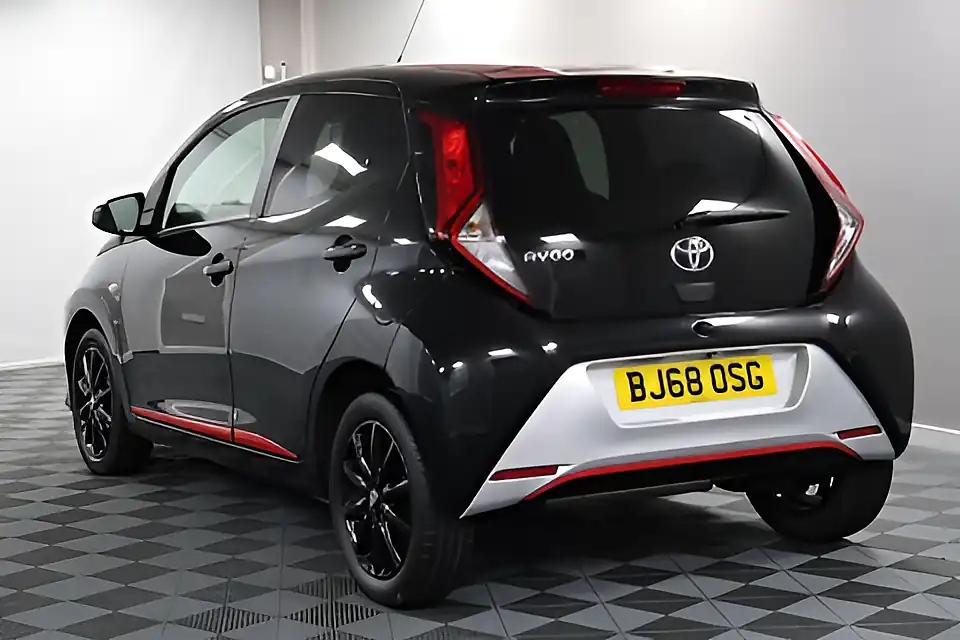 Used 2005 Toyota Aygo X-Press Black - Interior and Exterior details 8