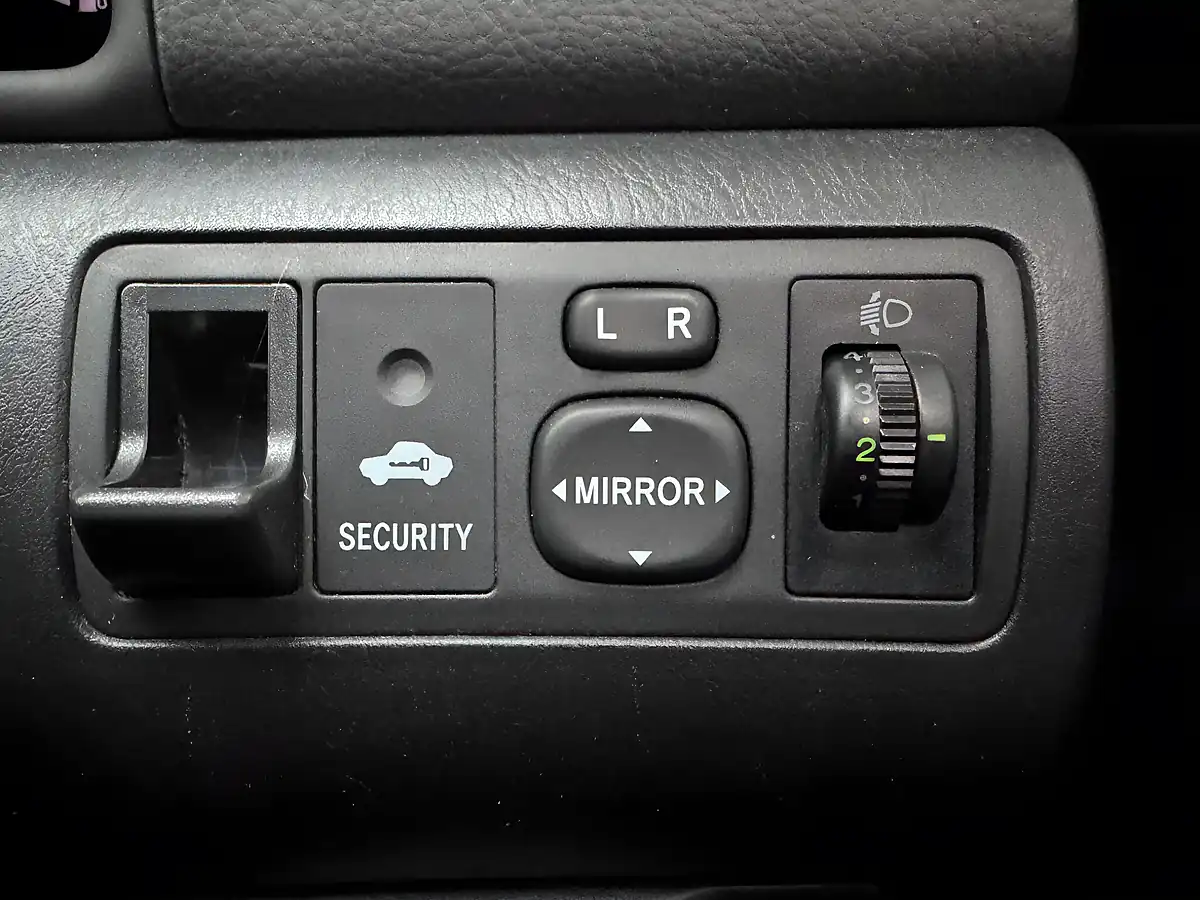 Used 2005 Toyota Corolla Colour Collection Silver - Interior and Exterior details 15