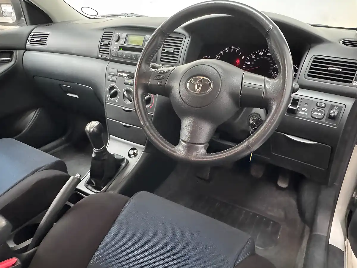 Used 2005 Toyota Corolla Colour Collection Silver - Interior and Exterior details 3
