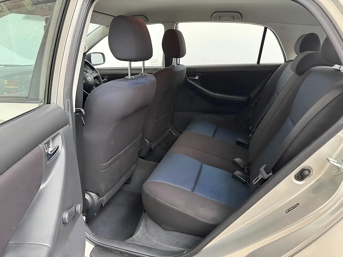 Used 2005 Toyota Corolla Colour Collection Silver - Interior and Exterior details 9