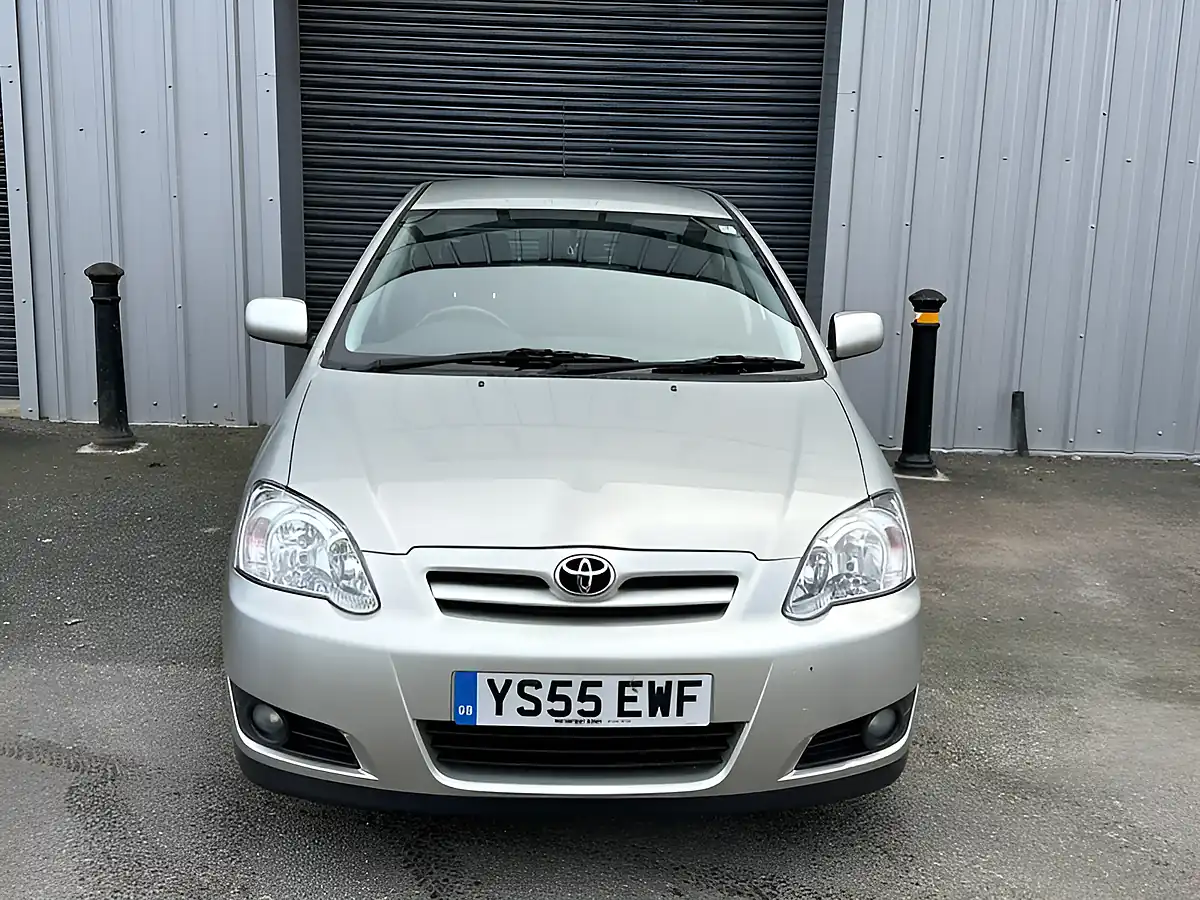 Used 2005 Toyota Corolla T3 Silver - Interior and Exterior details 2