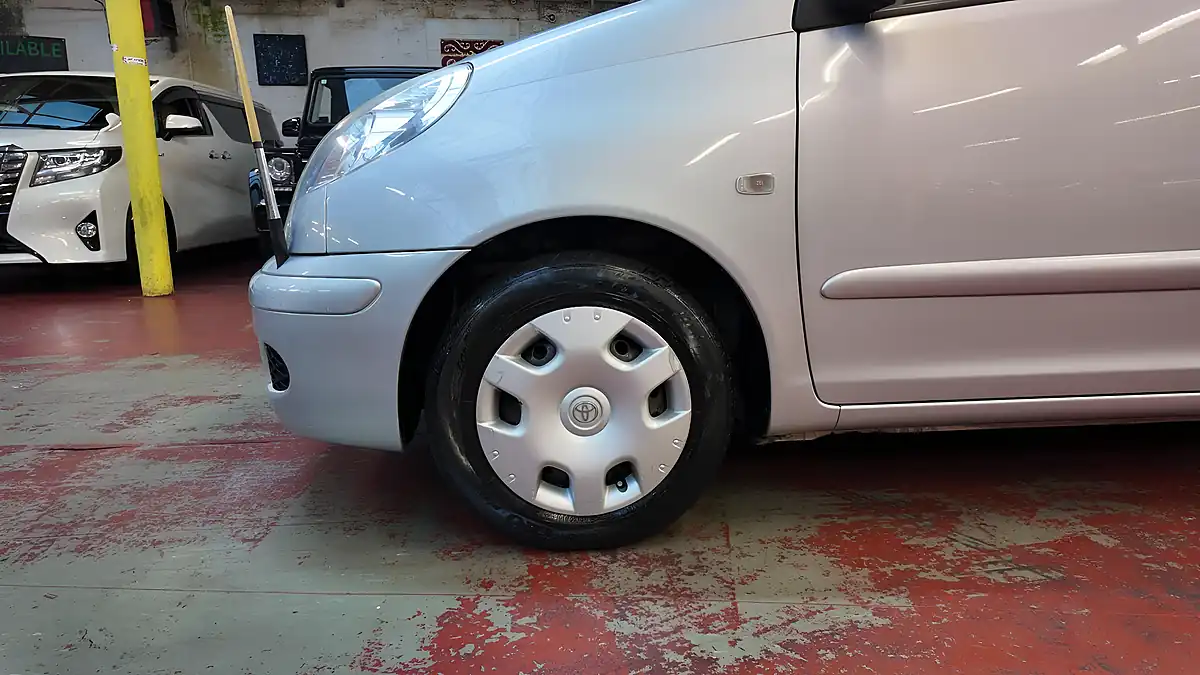 Used 2005 Toyota Funcargo Rust Free Low Mileage Silver - Interior and Exterior details 19