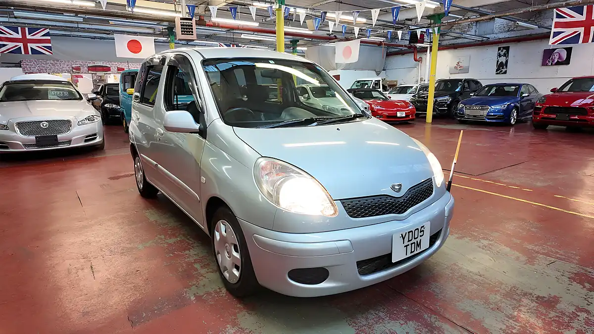 Used 2005 Toyota Funcargo Rust Free Low Mileage Silver - Interior and Exterior details 2