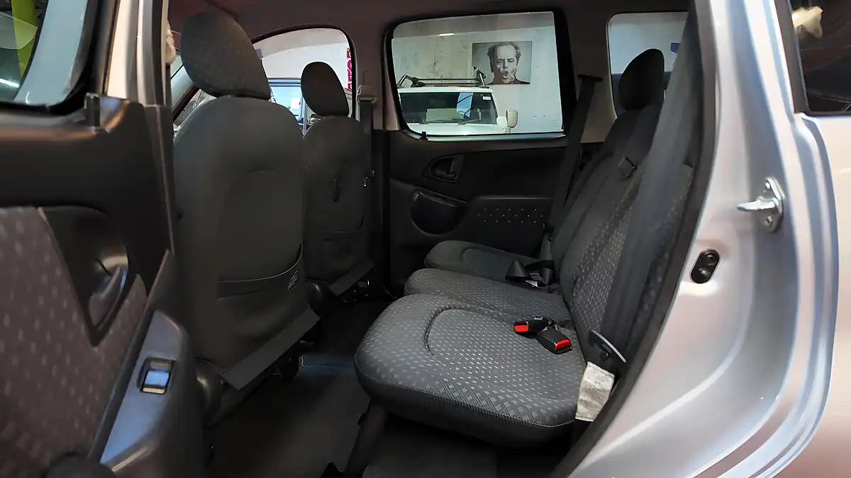 Used 2005 Toyota Funcargo Rust Free Low Mileage Silver - Interior and Exterior details 8