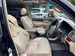 Used 2005 Toyota Land Cruiser LC5 Black - Interior and Exterior details 10