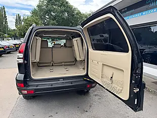 Used 2005 Toyota Land Cruiser LC5 Black - Interior and Exterior details 13