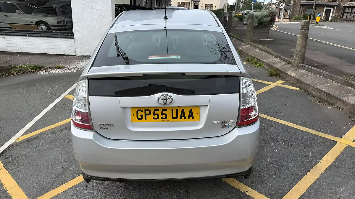 Used 2005 Toyota Prius Spirit Silver - Interior and Exterior details 11