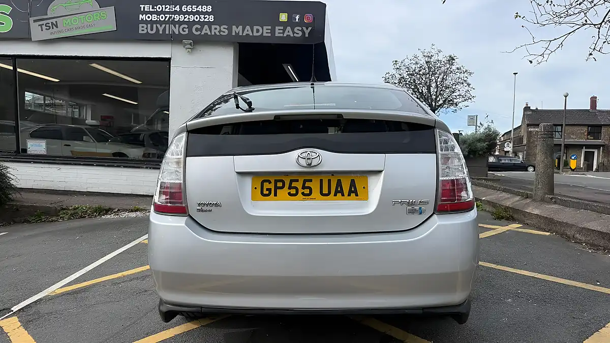 Used 2005 Toyota Prius Spirit Silver - Interior and Exterior details 12