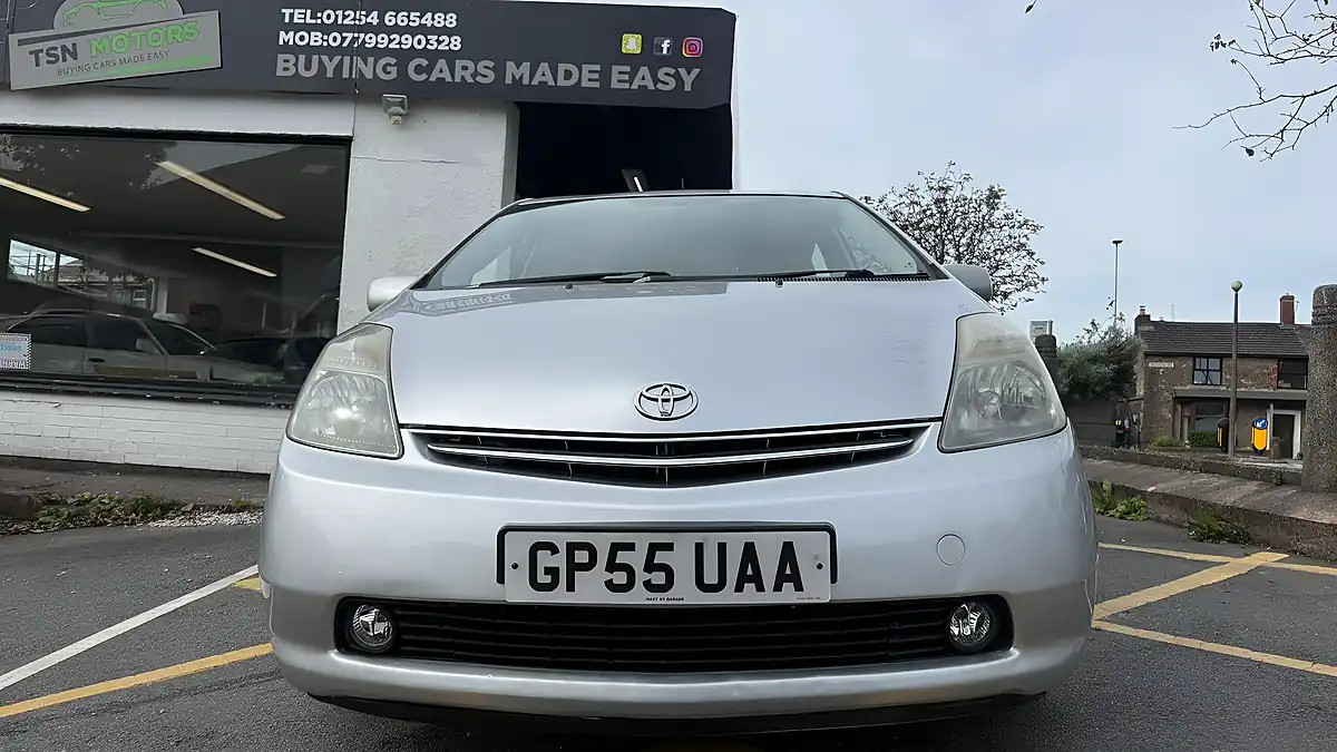Used 2005 Toyota Prius Spirit Silver - Interior and Exterior details 2