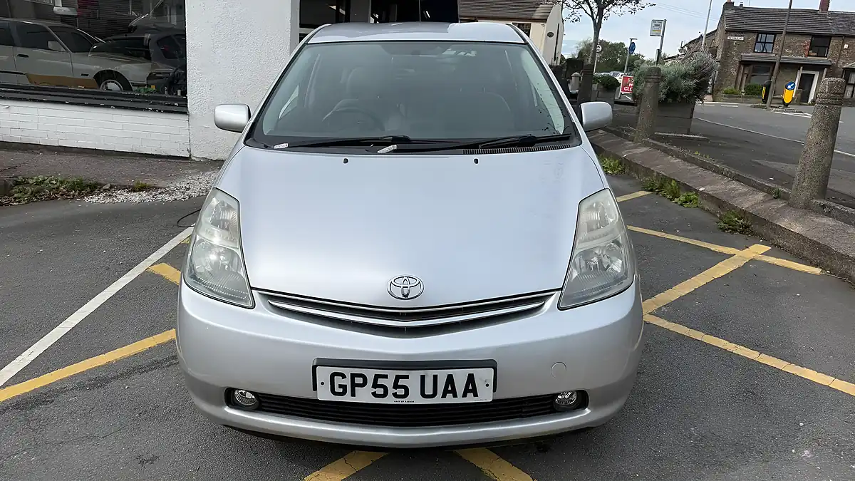Used 2005 Toyota Prius Spirit Silver - Interior and Exterior details 6