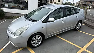Used 2005 Toyota Prius Spirit Silver - Interior and Exterior details 7