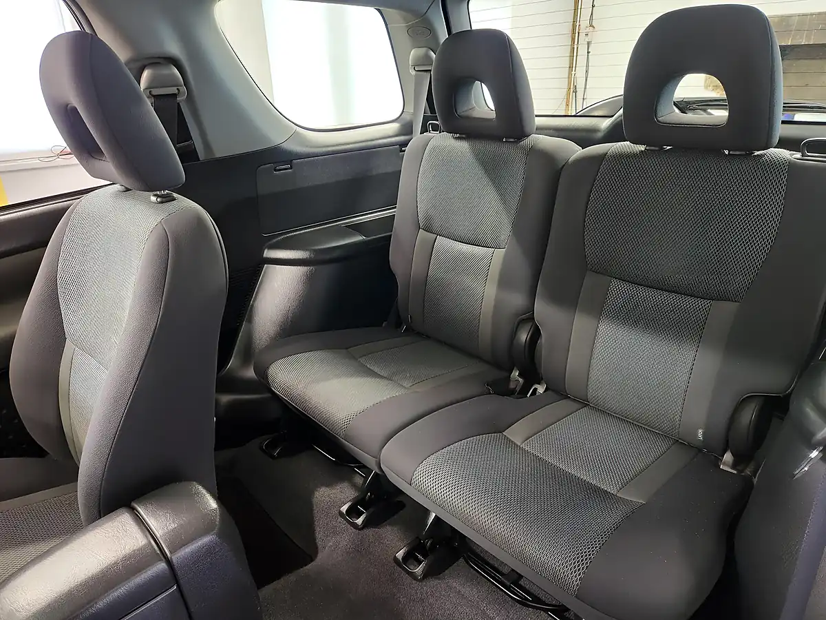 Used 2005 Toyota RAV4 XT3 Blue - Interior and Exterior details 10