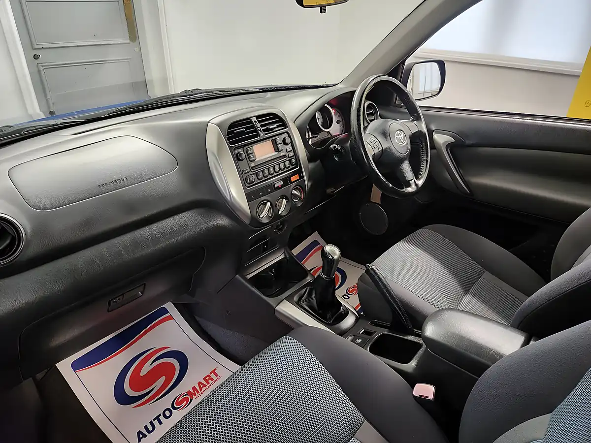 Used 2005 Toyota RAV4 XT3 Blue - Interior and Exterior details 11