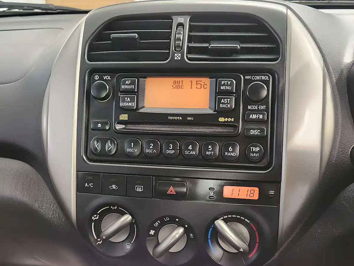 Used 2005 Toyota RAV4 XT3 Blue - Interior and Exterior details 17