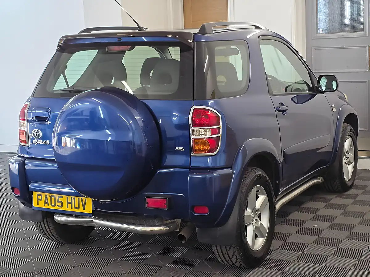 Used 2005 Toyota RAV4 XT3 Blue - Interior and Exterior details 4