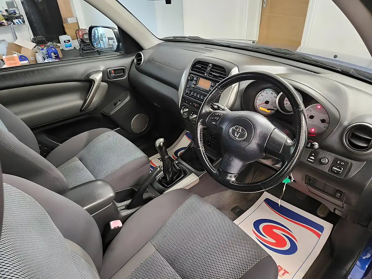 Used 2005 Toyota RAV4 XT3 Blue - Interior and Exterior details 7