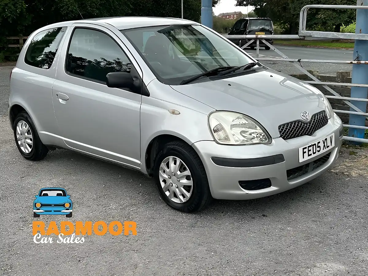 Used 2005 Toyota Yaris T2 Silver - Front View