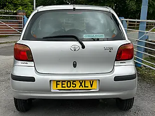 Used 2005 Toyota Yaris T2 Silver - Interior and Exterior details 10