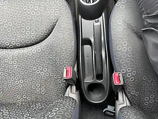 Used 2005 Toyota Yaris T3 Silver - Interior and Exterior details 17