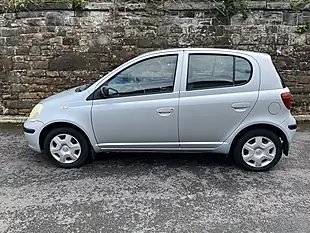Used 2005 Toyota Yaris T3 Silver - Interior and Exterior details 4