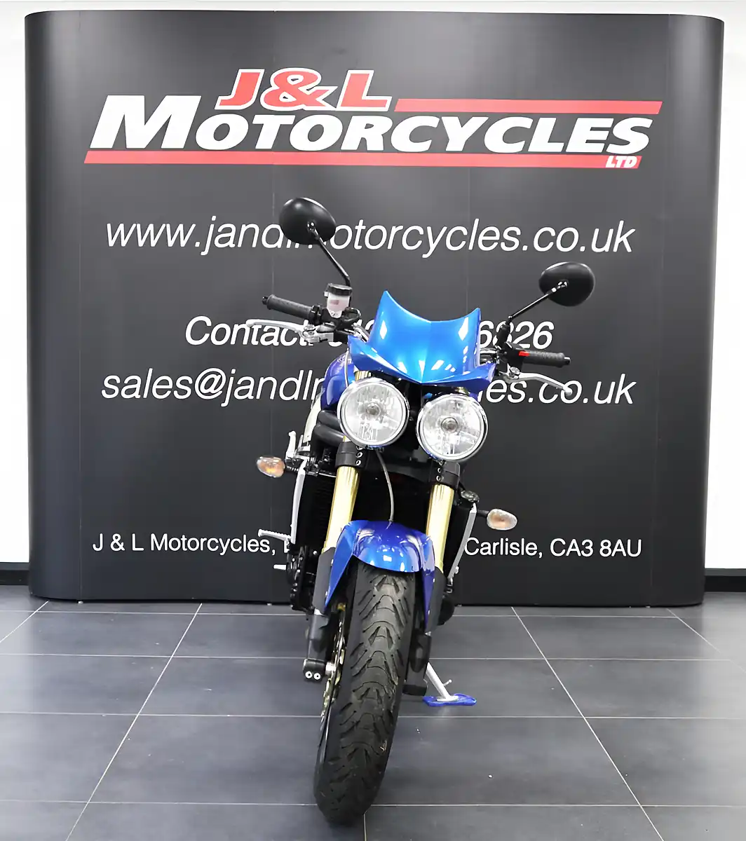 Used 2005 Triumph Speed Triple Blue - Interior and Exterior details 4