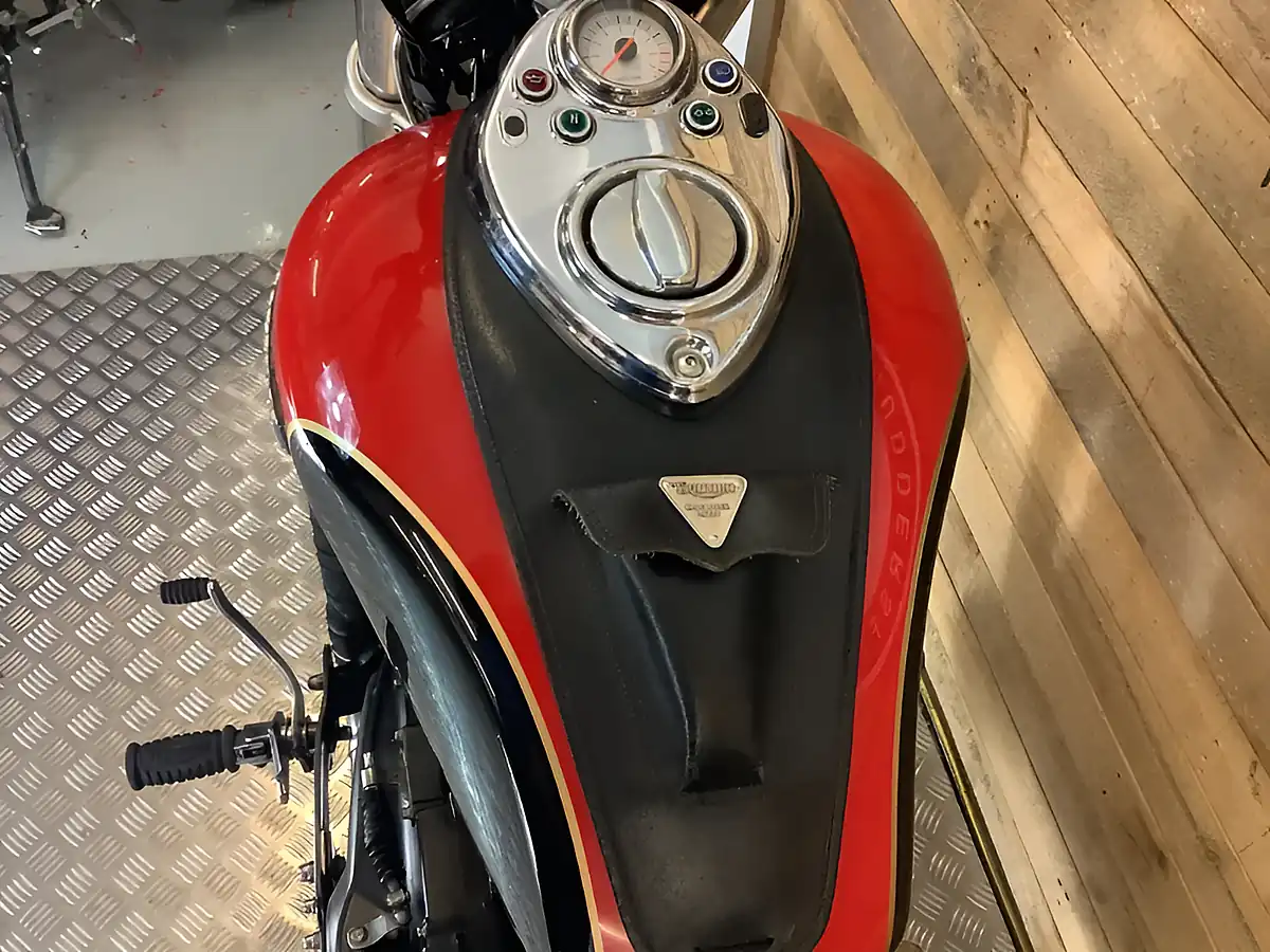 Used 2005 Triumph Speedmaster Black - Interior and Exterior details 11