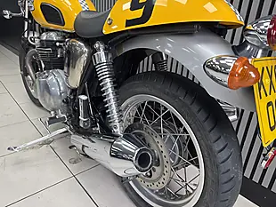 Used 2005 Triumph Thruxton Standard Yellow - Interior and Exterior details 16
