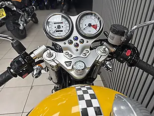 Used 2005 Triumph Thruxton Standard Yellow - Interior and Exterior details 20