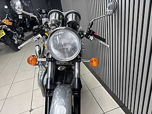 Used 2005 Triumph Thruxton Standard Yellow - Interior and Exterior details 3