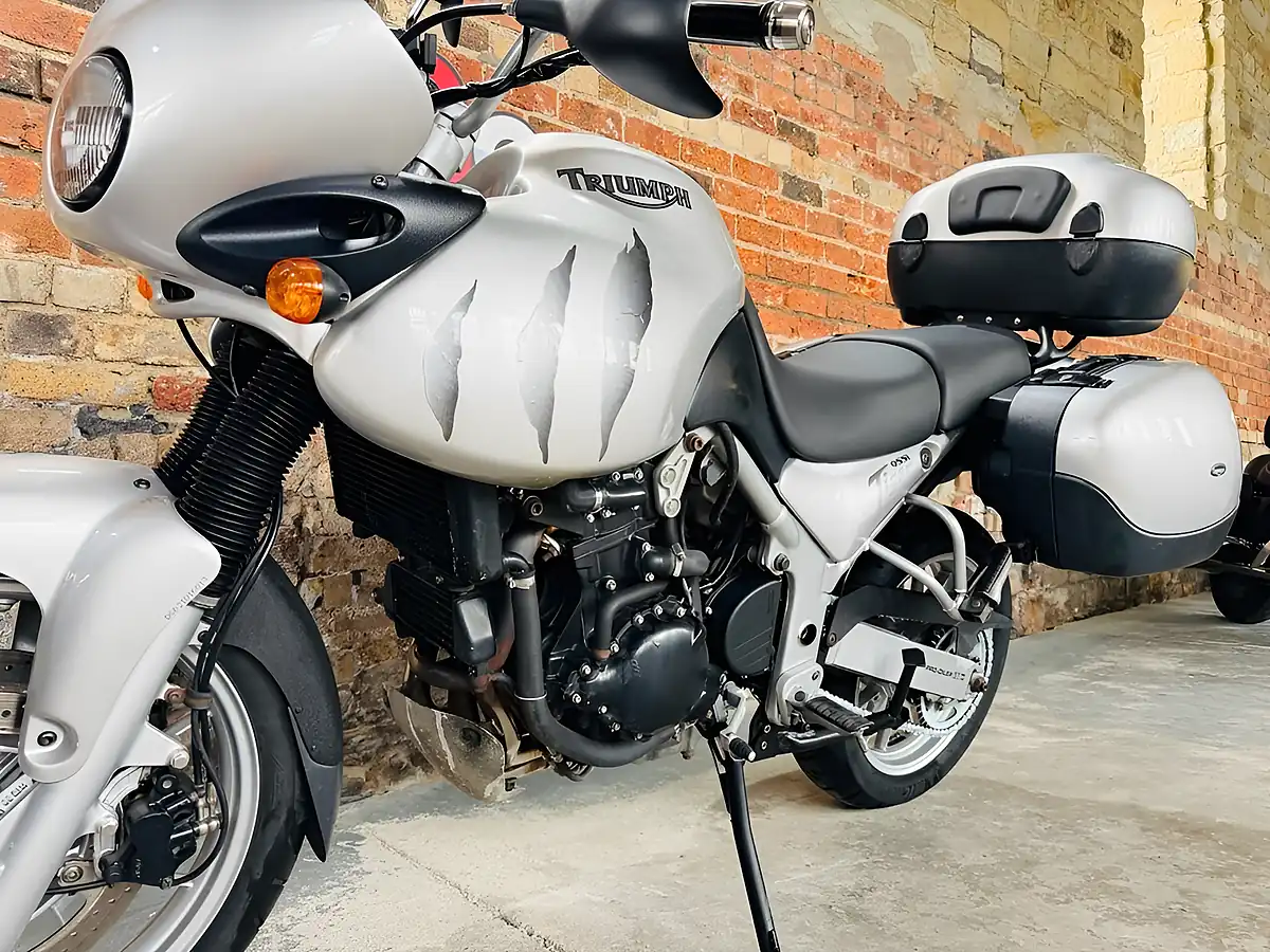 Used 2005 Triumph Tiger Adventure Silver - Interior and Exterior details 15