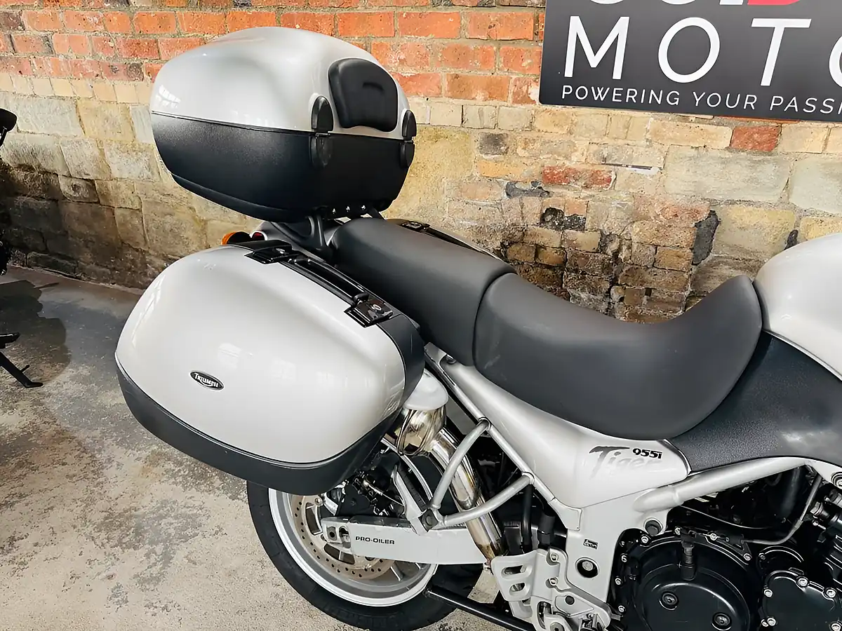 Used 2005 Triumph Tiger Adventure Silver - Interior and Exterior details 9