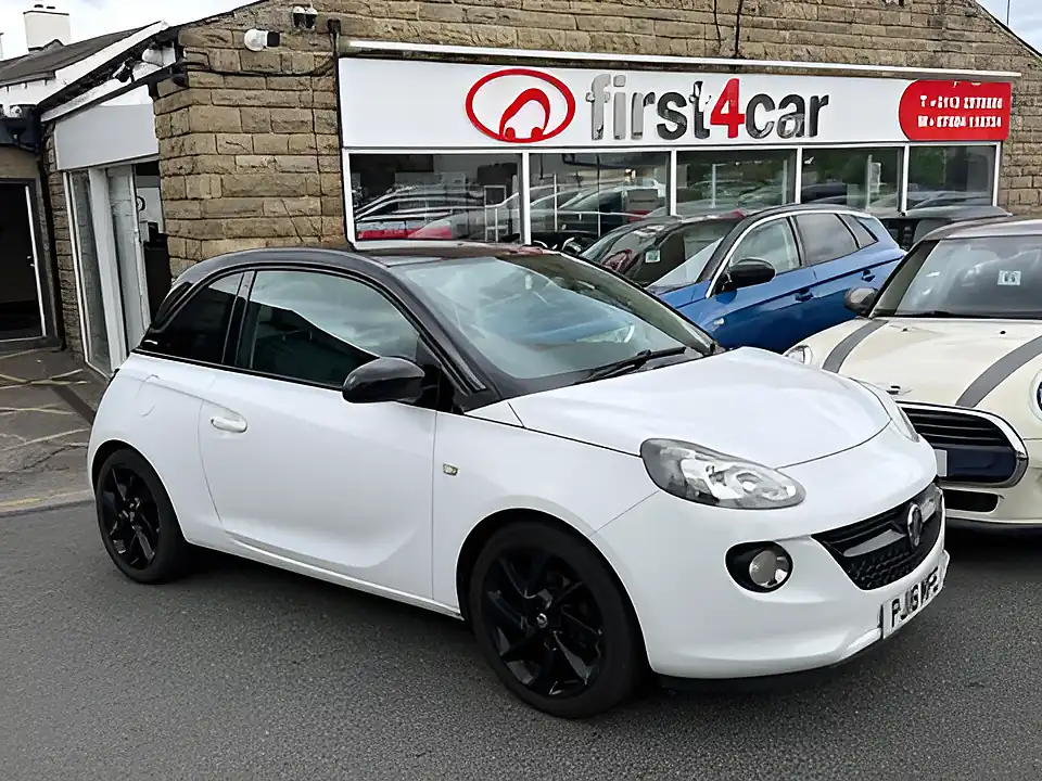 Used 2005 Vauxhall Adam Energised White - Front View
