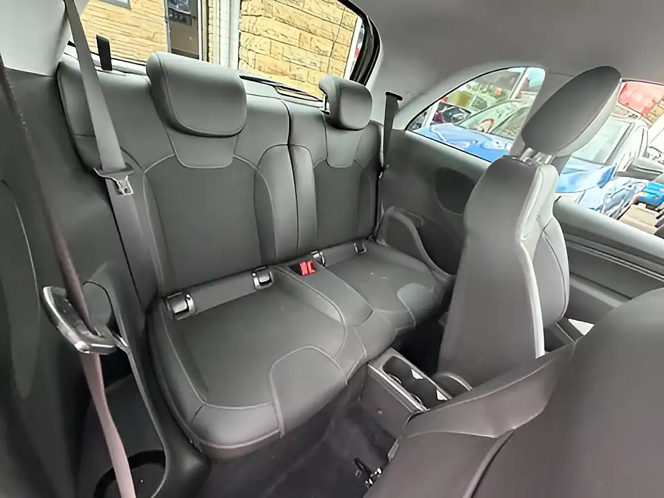 Used 2005 Vauxhall Adam Energised White - Interior and Exterior details 10