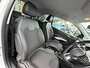 Used 2005 Vauxhall Adam Energised White - Interior and Exterior details 11