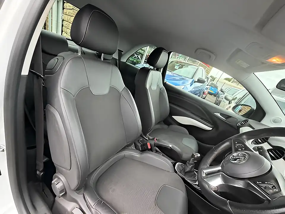Used 2005 Vauxhall Adam Energised White - Interior and Exterior details 11