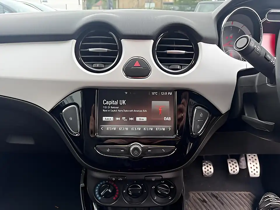 Used 2005 Vauxhall Adam Energised White - Interior and Exterior details 12