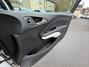 Used 2005 Vauxhall Adam Energised White - Interior and Exterior details 14