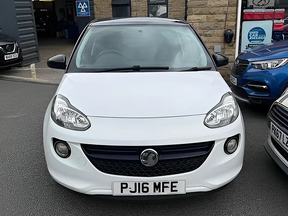 Used 2005 Vauxhall Adam Energised White - Interior and Exterior details 2