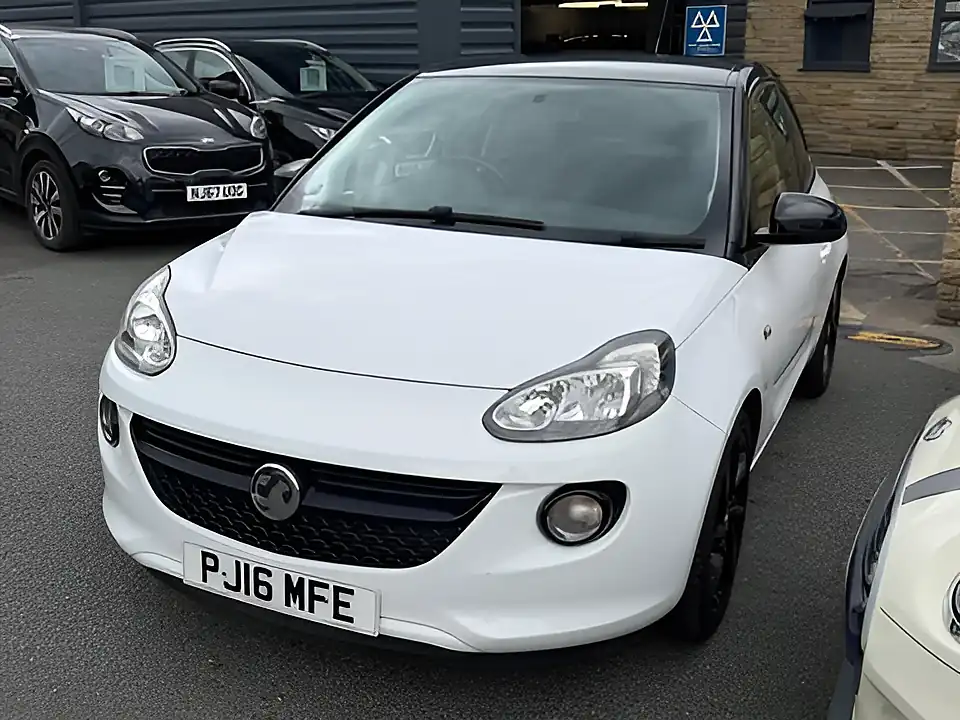 Used 2005 Vauxhall Adam Energised White - Interior and Exterior details 3