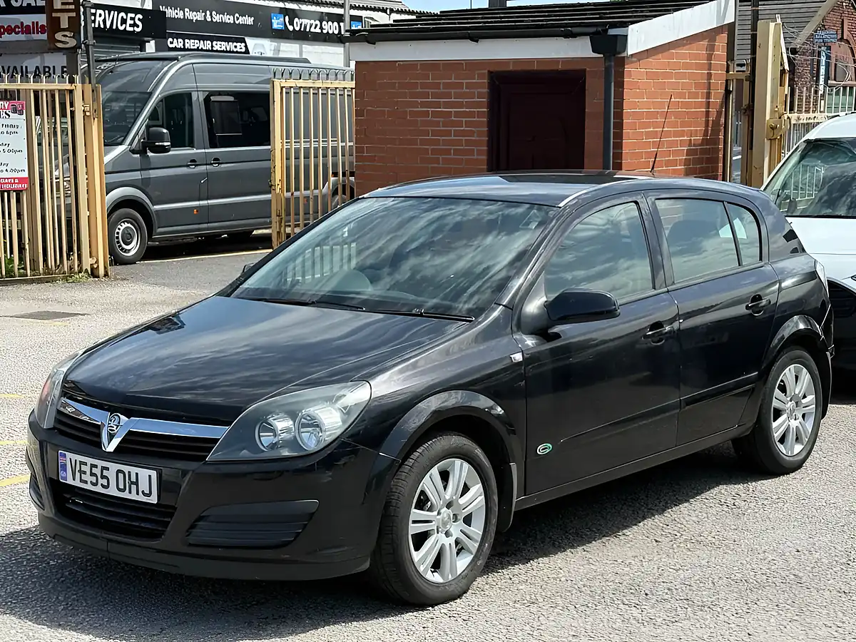 Used 2005 Vauxhall Astra Active Black - Interior and Exterior details 5