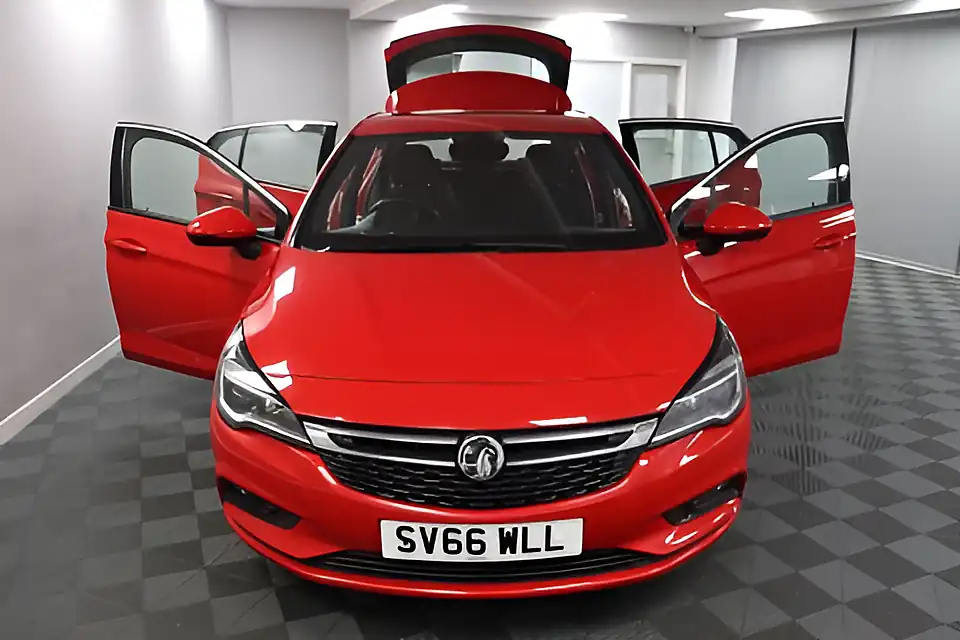 Used 2005 Vauxhall Astra Sri Red - Interior and Exterior details 4