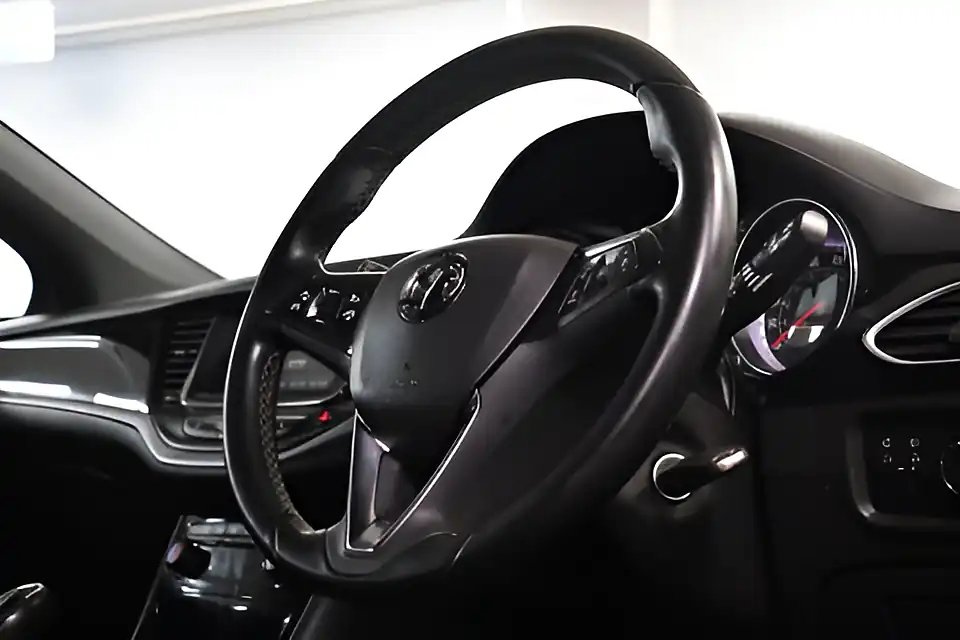 Used 2005 Vauxhall Astra Sri Red - Interior and Exterior details 9