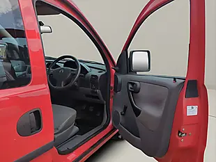 Used 2005 Vauxhall Combo 1700 16v MPV Red - Interior and Exterior details 12