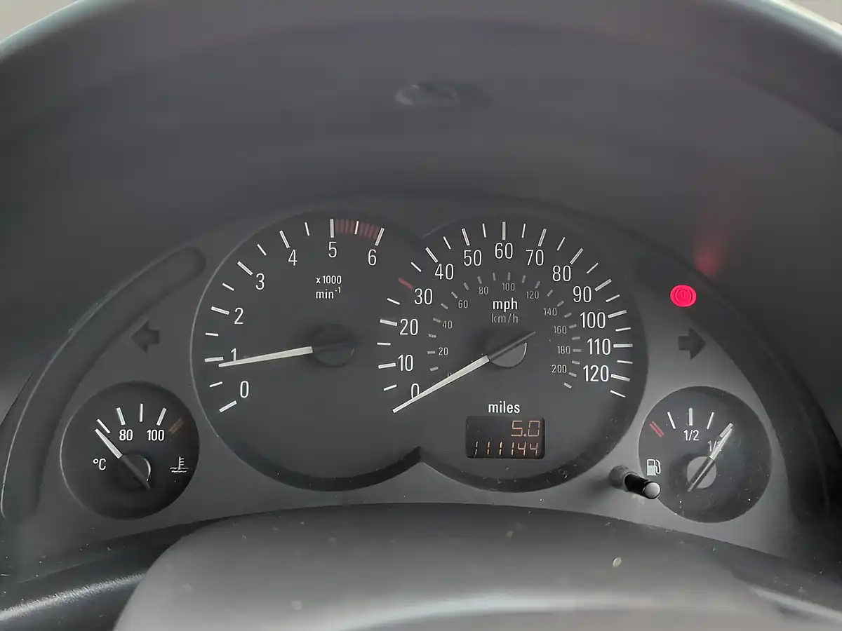 Used 2005 Vauxhall Combo 1700 16v MPV Red - Interior and Exterior details 14