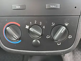 Used 2005 Vauxhall Combo 1700 16v MPV Red - Interior and Exterior details 15